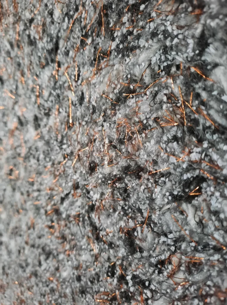 Nestemäinen kangastapetti