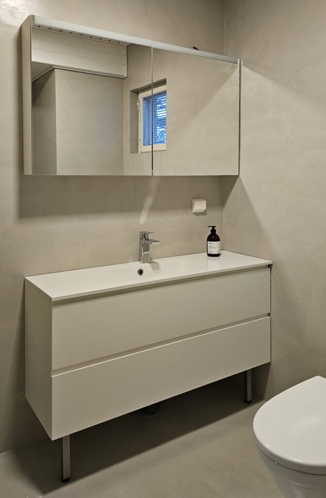 saumaton hartsipinnoite