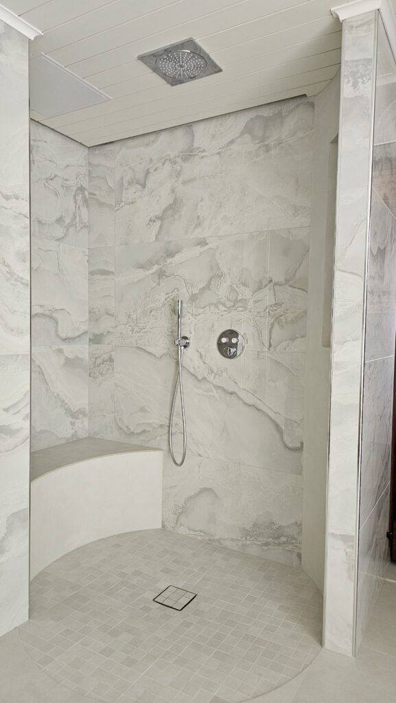 kaarevien pintojen hartsipinnoitus